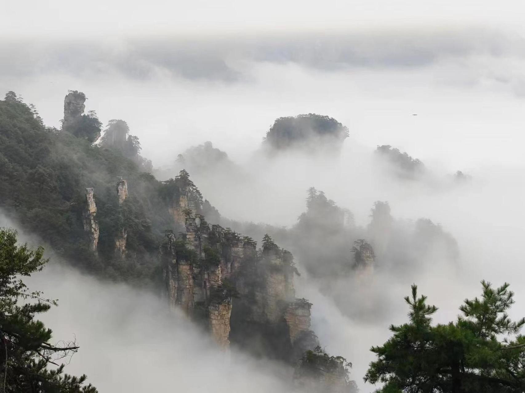 Hotel California Zhangjiajie Exterior photo